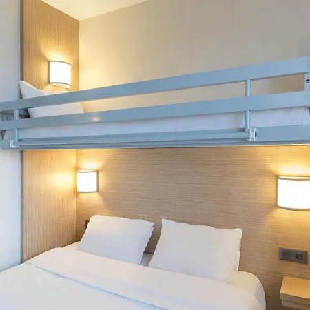 Ouest Ξενοδοχείο Λαβάλ