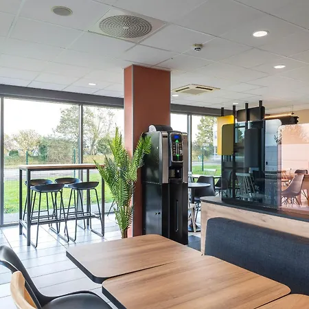 Ouest Ξενοδοχείο