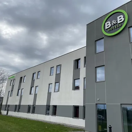 Ouest 2* Laval (Mayenne)