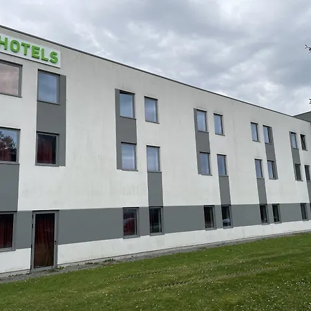 Ouest 2* Laval (Mayenne)