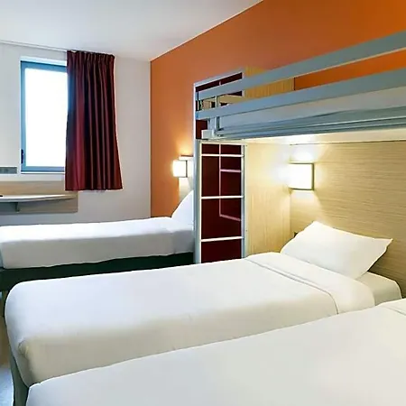 Ouest Hotel 2*