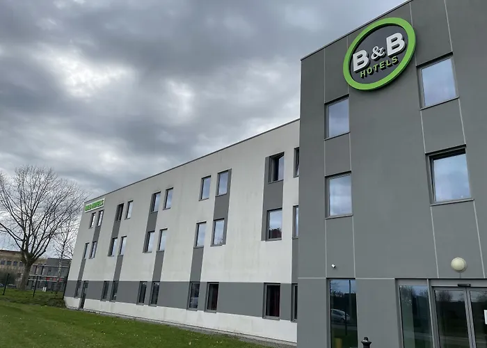 Ouest 2* Laval (Mayenne)